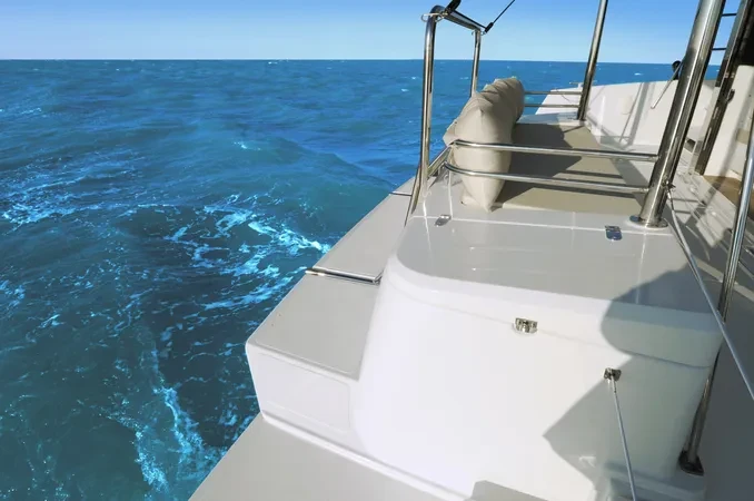 Pronajmout Katamarán se skipperem či ne Bali v Kalkara