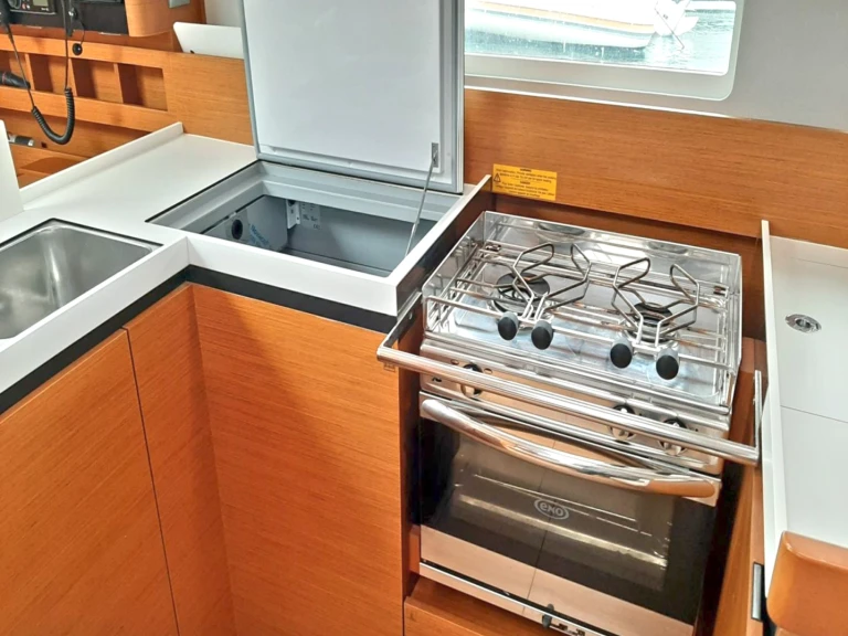 Pronájem lodi Bormes-les-Mimosas lákavé ceny Sun Odyssey 410 /3cab