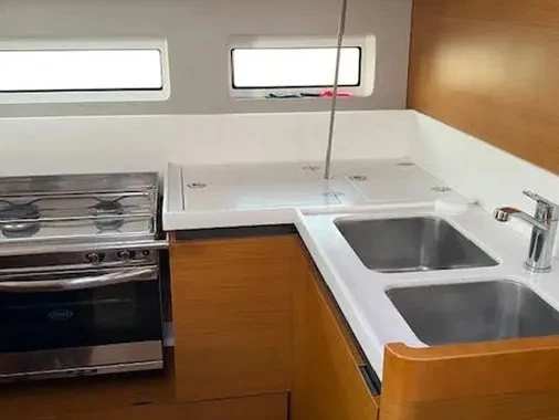 Pronájem Plachetnice v Paros (ostrov) -Jeanneau Sun Odyssey 440 (4cab)