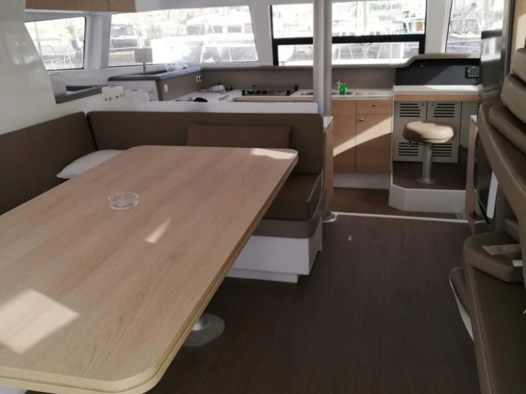Pronájem lodi Bali Bali 4.1/4 cab, 4WC v Kalkara na Samboatu