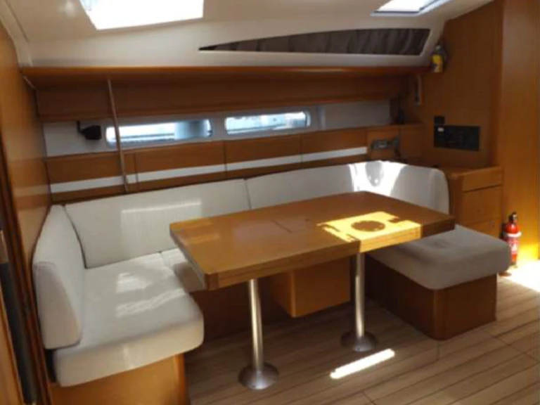 Jeanneau Jeanneau 53 /6cab jednotlivci a charterové společnosti v Kalkara