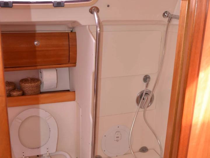 Pronájem lodi Ávdira lákavé ceny Bavaria 46 Cruiser /4cab