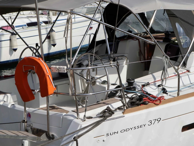 Pronájem Plachetnice v Alimos -Jeanneau Sun Odyssey 379
