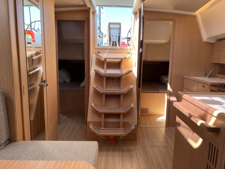 Pronájem lodi Bavaria Bavaria C42 /3cab v Gouvia na Samboatu