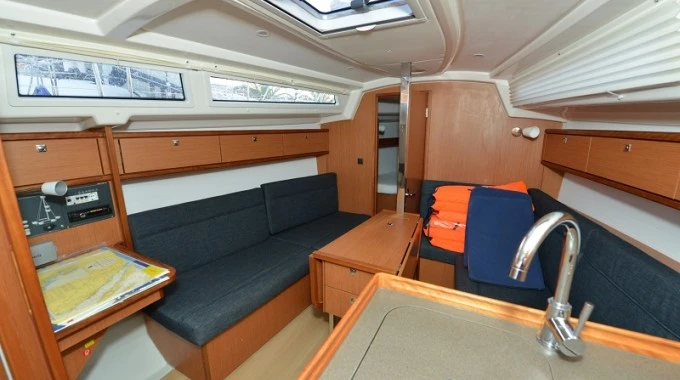Pronájem Plachetnice v Biograd Na Moru -Bavaria Cruiser 33