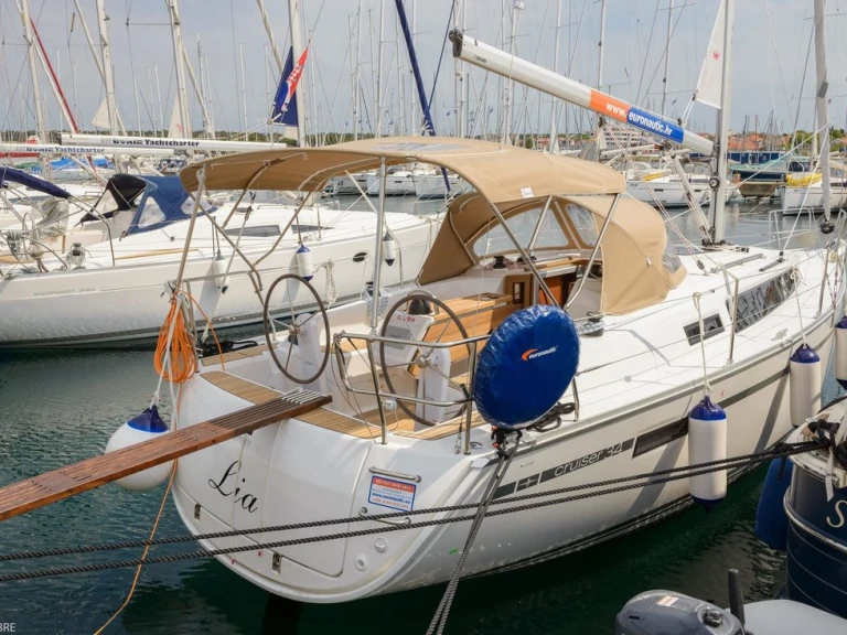 Pronájem jachty v Biograd Na Moru -Bavaria Cruiser 34 na Samboatu