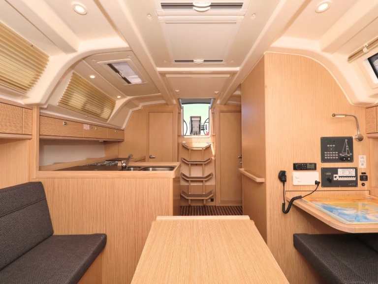 Pronájem lodi Biograd Na Moru lákavé ceny Cruiser 37