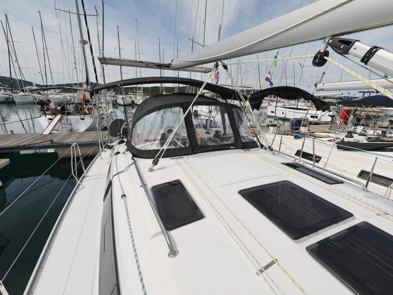 Pronájem lodi Bavaria Cruiser 37 v Biograd Na Moru na Samboatu