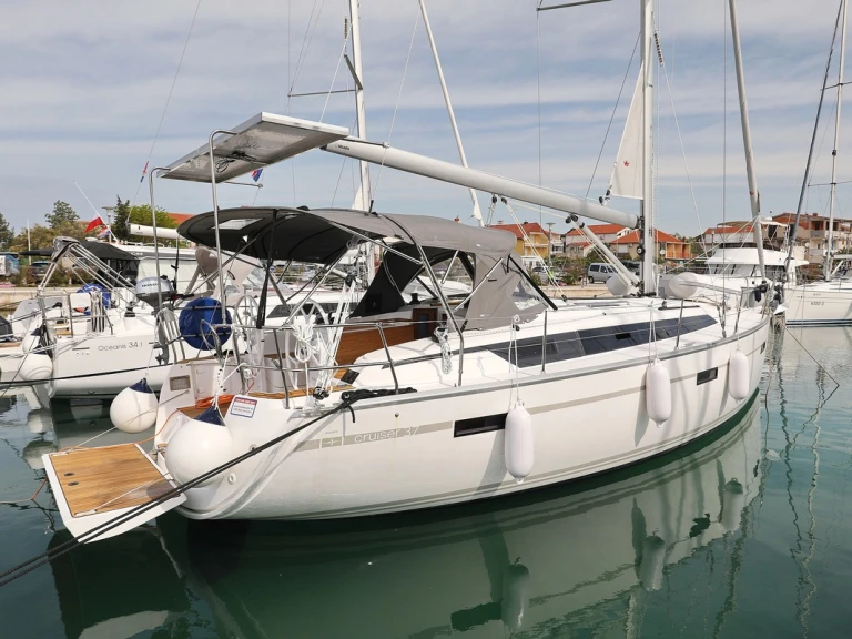 Pronájem lodi Biograd Na Moru lákavé ceny Cruiser 37