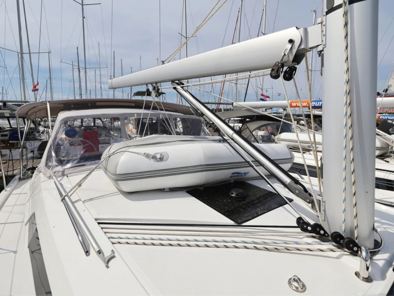 Pronajmout si Hanse Hanse 410 v Biograd Na Moru