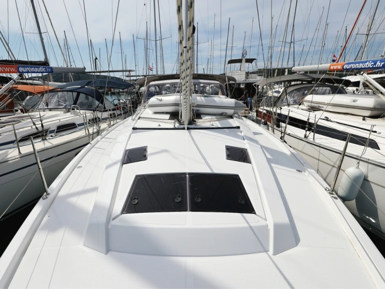 Pronájem lodi Biograd Na Moru lákavé ceny Hanse 410