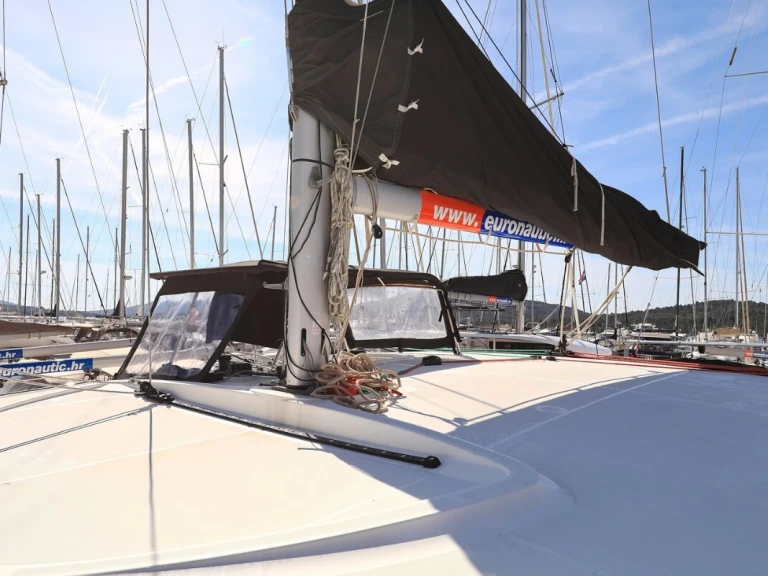 Pronajmout Katamarán se skipperem či ne Lagoon v Biograd Na Moru