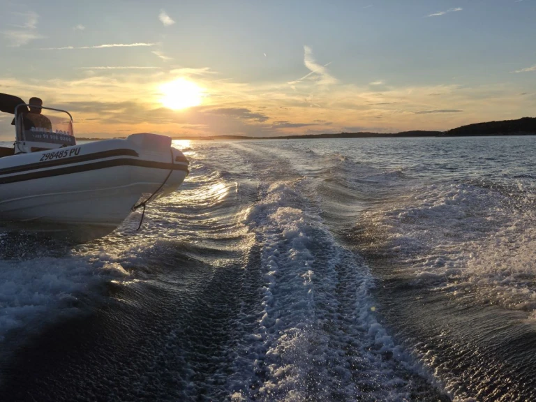 Pronájem lodi Tiger Proline 620 v Pula na Samboatu