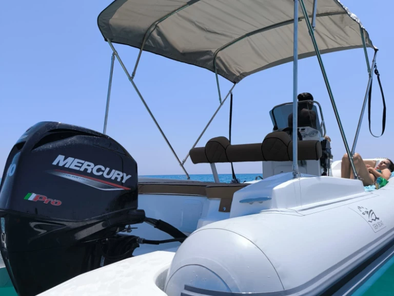Pronájem jachty v Porto Siracusa -Gemboat G21 na Samboatu