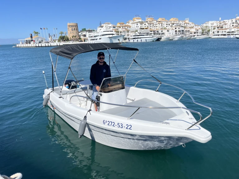 voraz 500 jednotlivci a charterové společnosti v Puerto Banús
