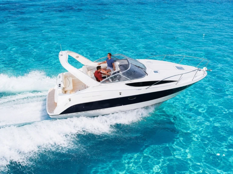 Pronájem lodi Nice lákavé ceny Bayliner 285 Cruiser