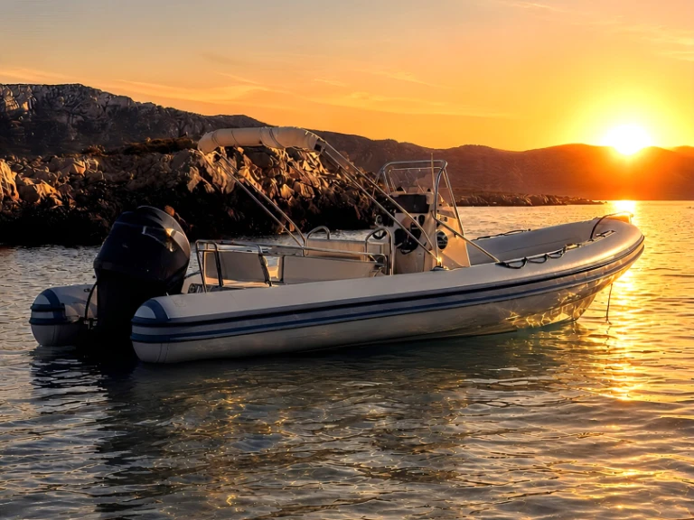 Pronajmout si Joker Boat Clubman 23 v Saint-Cyr-sur-Mer