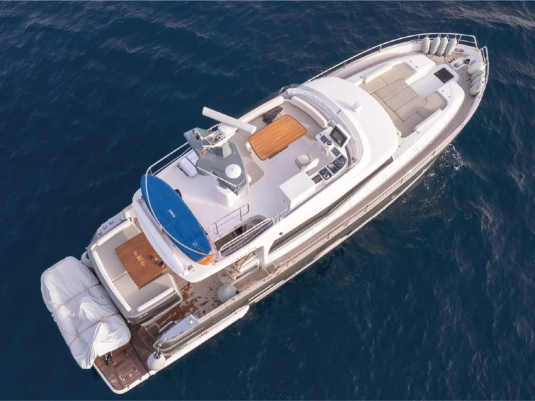 Pronajmout si Azimut Azimut Magellano 53 v Neapol