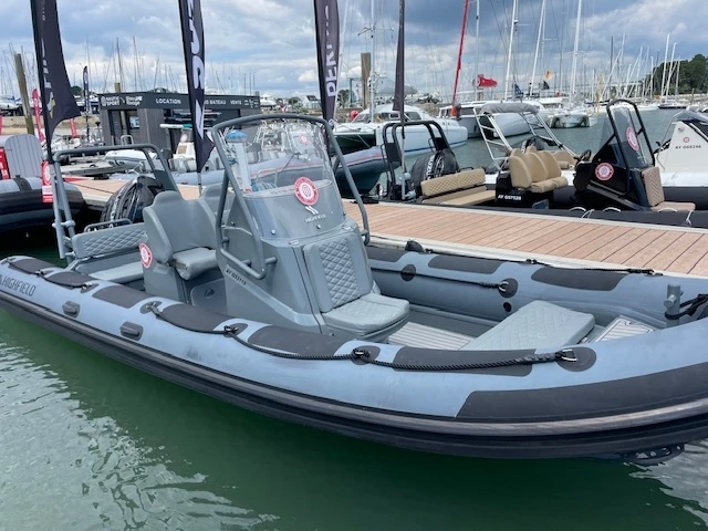 Pronajmout si Highfield Patrol 660 v La Trinité-sur-Mer