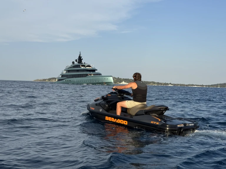 Vodní skútr k pronájmu v Saint-Tropez za nejlepší cenu