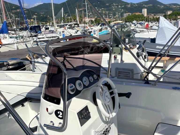 Pronajmout Motorová loď se skipperem či ne Trimarchi v La Spezia