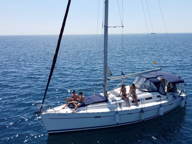 Pronajmout si Bénéteau Oceanis 393 Clipper v Barcelona