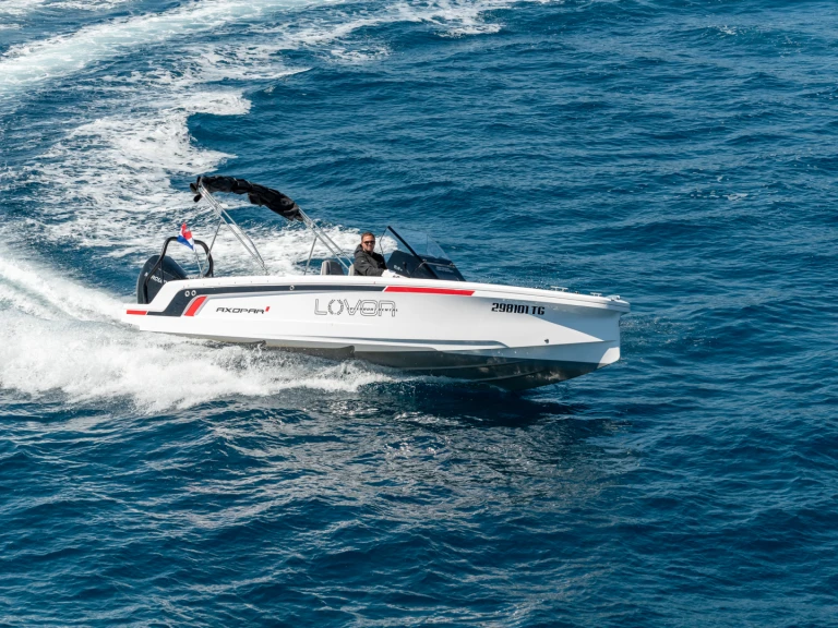 Pronajmout si Axopar 22 Spyder v Split