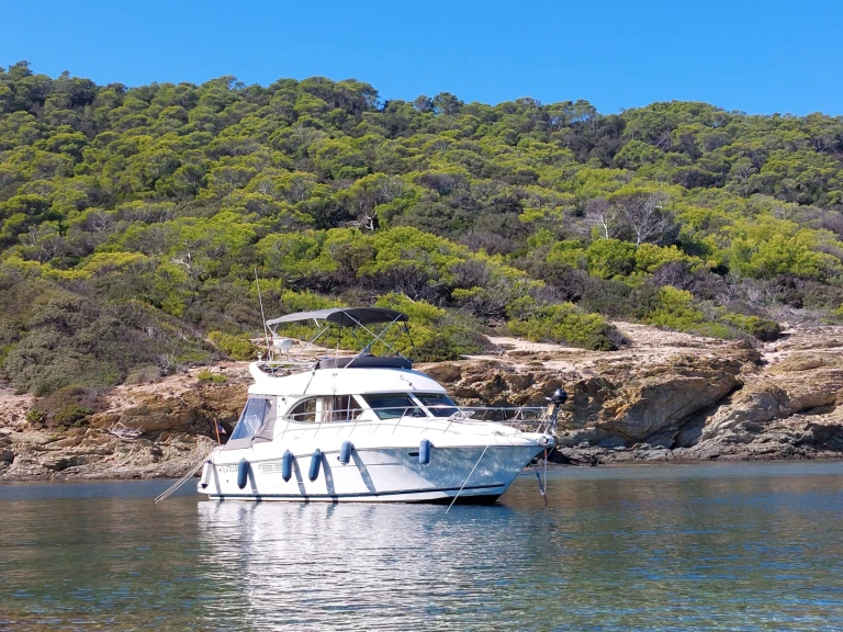Pronajmout Motorová loď se skipperem či ne Jeanneau v Vieux Port de Cannes
