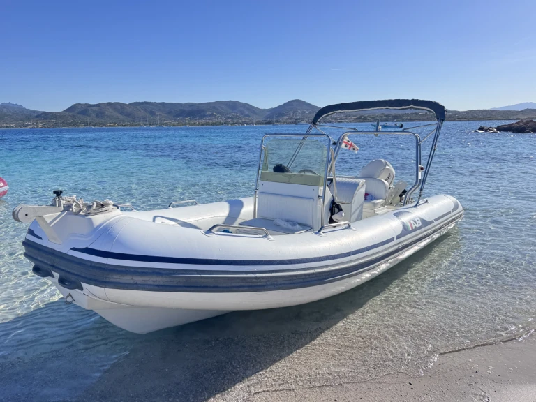 Quicksilver Activ 595 Cruiser jednotlivci a charterové společnosti v Porto San Paolo