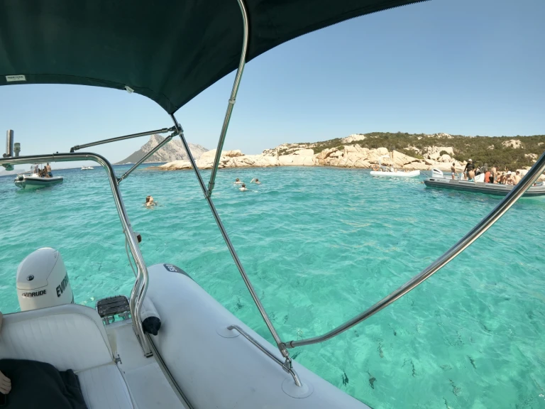 Pronájem Motorová loď v Porto San Paolo -Quicksilver Activ 595 Cruiser