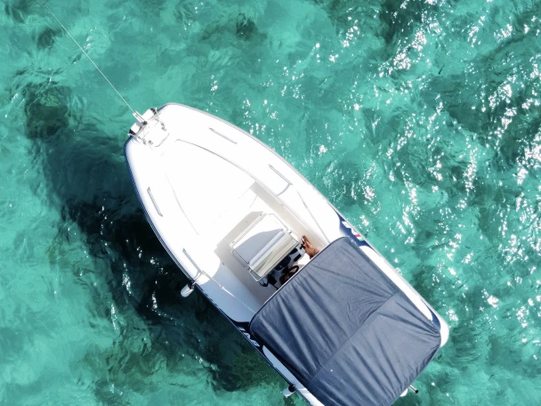 Pronajmout Motorová loď se skipperem či ne Quicksilver v Porto San Paolo