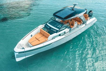 Saxdor Saxdor 320 GTO jednotlivci a charterové společnosti v Antibes