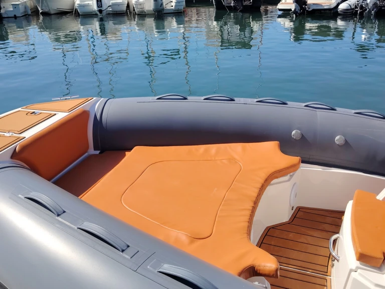 Pronájem Polotuhá loď v Francie -Tiger 750 TL