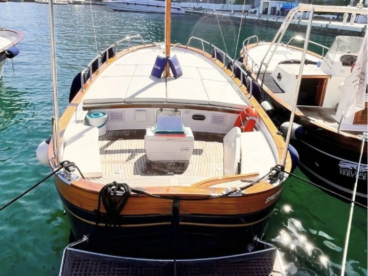 Fratelli Aprea Sorrento 7,50 open cruise jednotlivci a charterové společnosti v Capri
