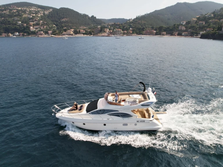 Pronajmout si Azimut Azimut 43 Fly v Mandelieu-la-Napoule