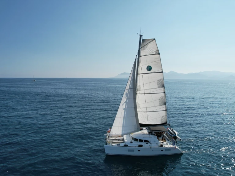 Pronájem lodi Lagoon Lagoon 380 v Cannes na Samboatu