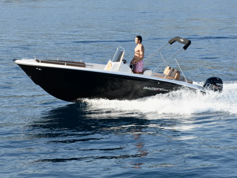 Pronajmout si Trimarchi Diamond 215 v Santa Margherita Ligure