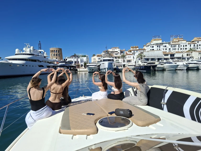 Pronájem jachty v Marbella -Princess v45 na Samboatu