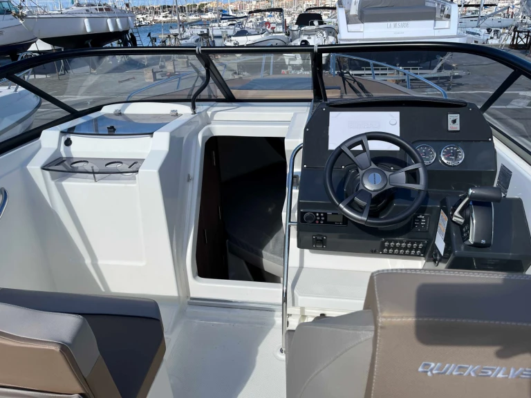 Pronájem lodi Quicksilver Activ 805 Cruiser v La Rochelle na Samboatu