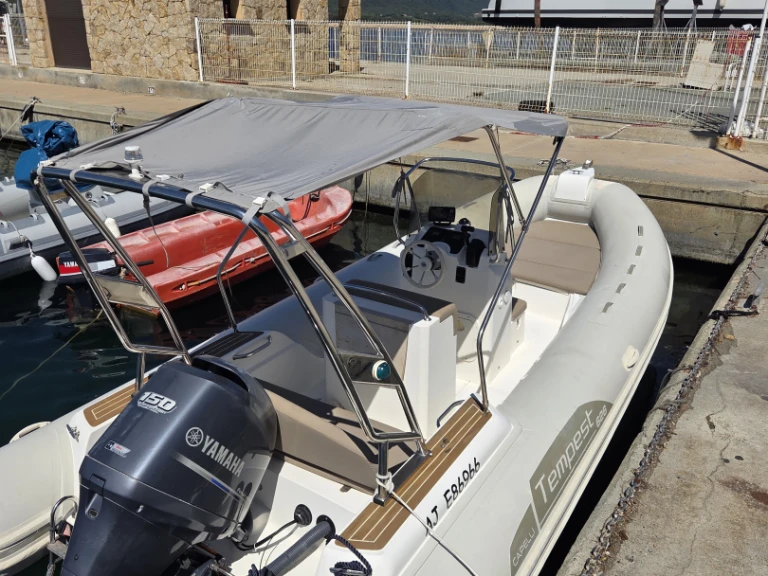 Pronájem Polotuhá loď v Propriano -Capelli Tempest 750
