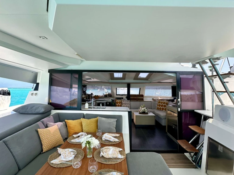 Fountaine Pajot Windfall jednotlivci a charterové společnosti v Britské Panenské ostrovy