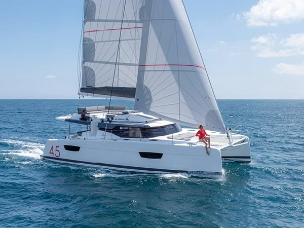 Fountaine Pajot Elba 45 jednotlivci a charterové společnosti v Bas du Fort