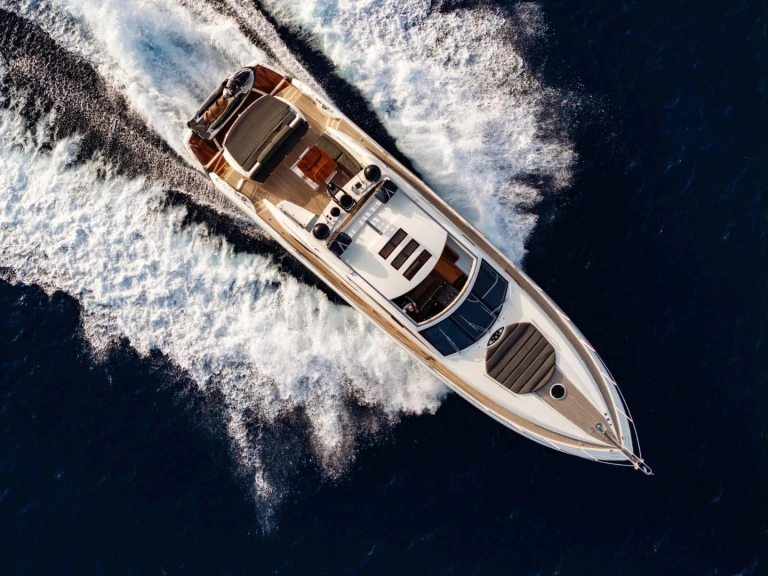 Pronájem Jachta Sunseeker s licencí