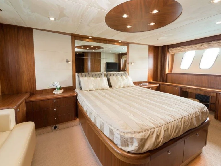 Pronájem jachty v Golfe-Juan -Sunseeker Predator 72 na Samboatu