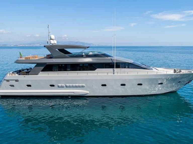 Pronájem Jachta v Cannes -Falcon 82S