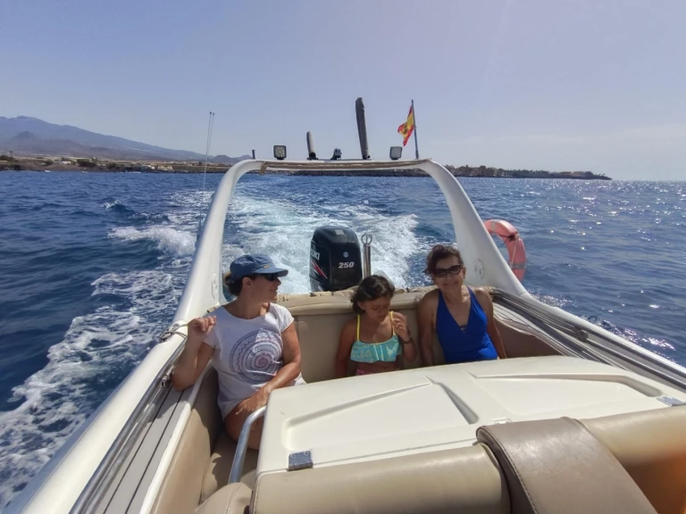 Pronajmout Polotuhá loď se skipperem či ne Zodiac v Santa Cruz de Tenerife