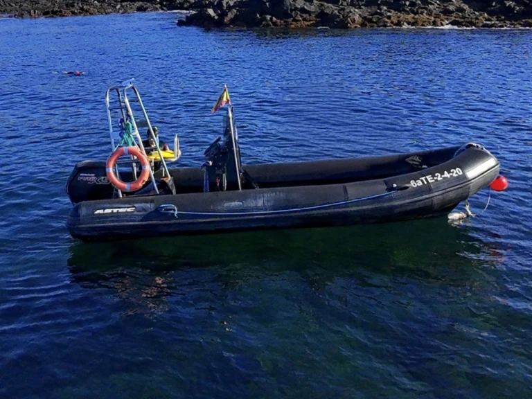 Pronájem jachty v Las Galletas -Zodiac Explorer 640 na Samboatu