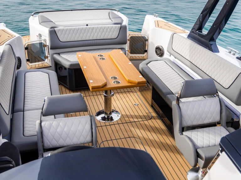 Pronajmout si Alfamarine 28 v Ibiza Town