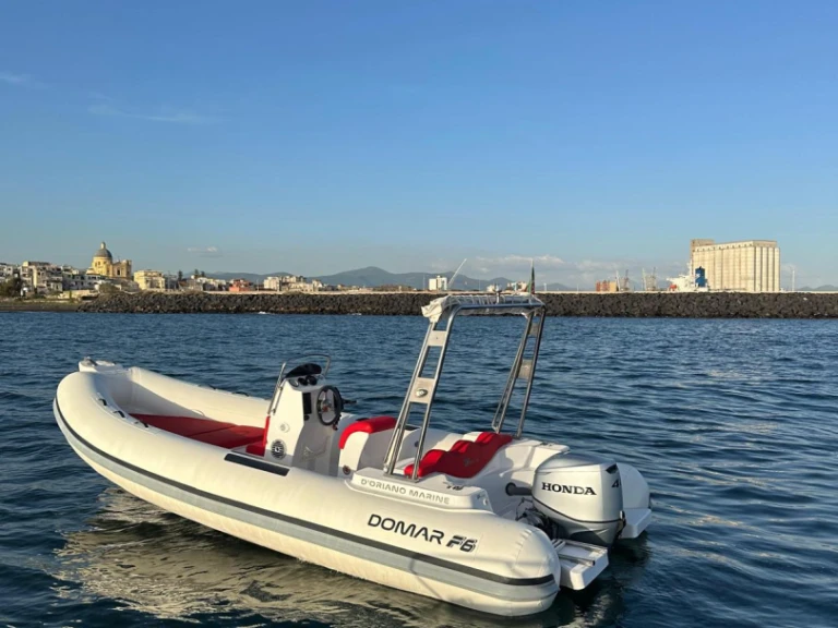 Pronajmout si DOMAR F6 v Torre Annunziata