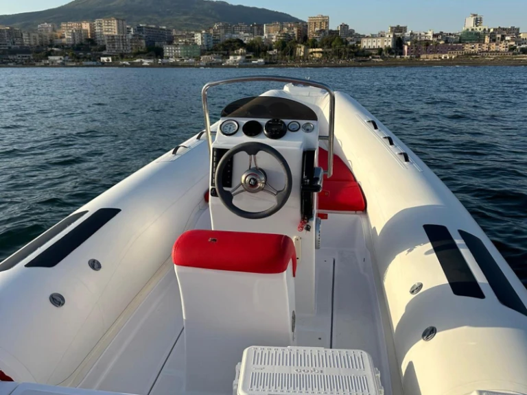 Pronájem lodi DOMAR F6 v Torre Annunziata na Samboatu